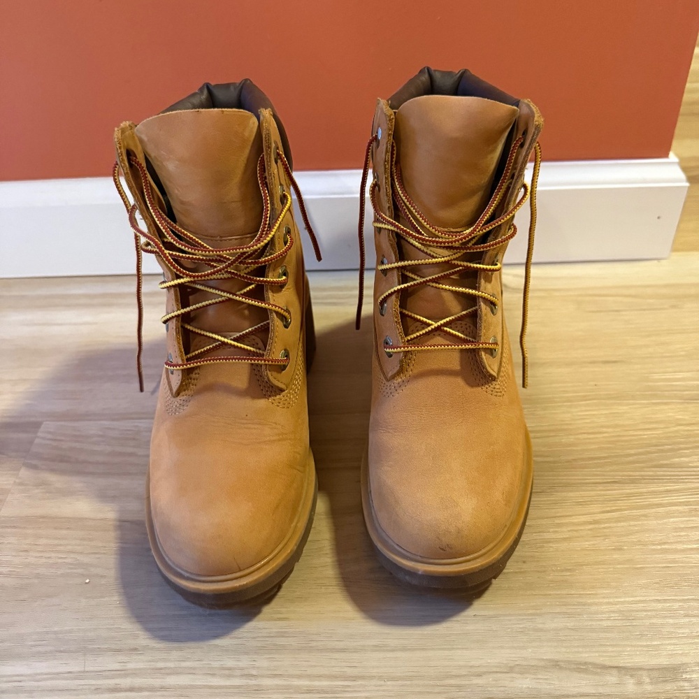 Brown timberland lace up boots